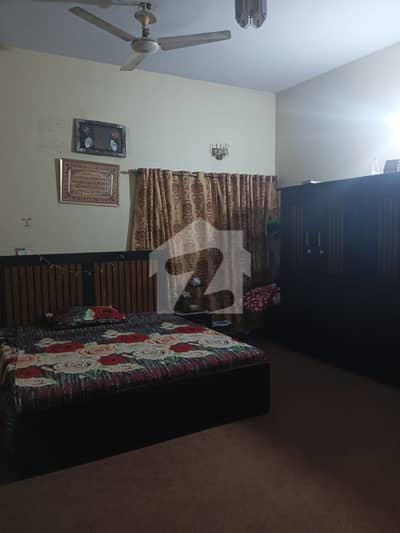 For Sale 600 Sq Yard Old Bungalow Single Storey For Sale 600 Sq Yard Old Bungalow Single Storey