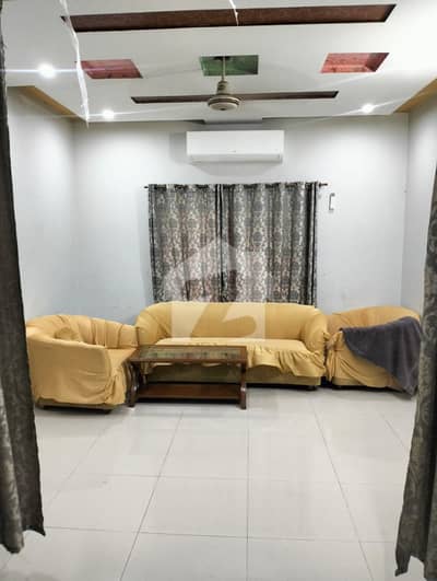 10 MARLA HOT LOCATION USED HOUSE AVAILABLE FOR SALE IN IZMIR TOWN
