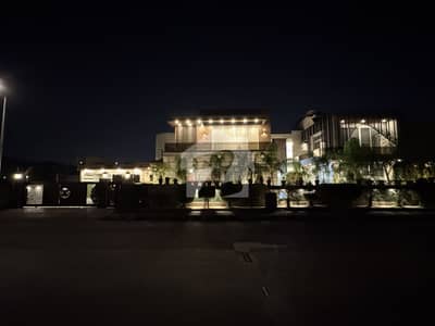 2.5 Kanal Masterpiece House With Massive Lawn