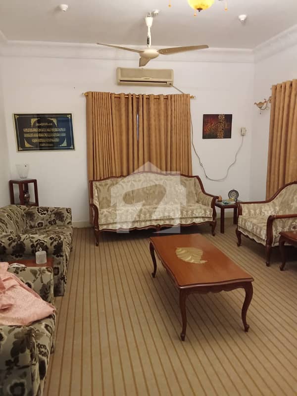 BUNGALOW FOR SALE PHASE ,1 600,YARDS. BUNGALOW FOR SALE PHASE ,1 600,YARDS.