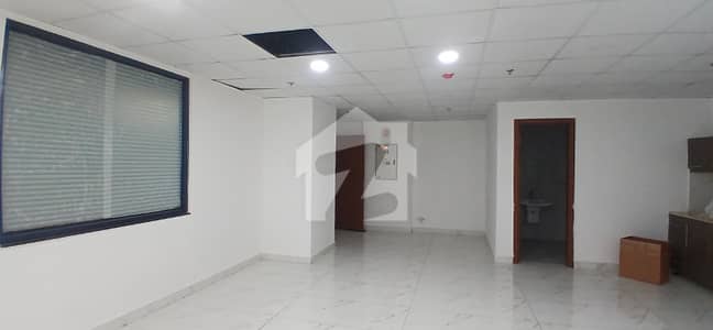 گلبرگ 3 گلبرگ,لاہور میں 3 مرلہ Studio دفتر 63.0 ہزار میں کرایہ پر دستیاب ہے۔
