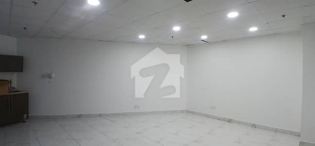 گرینڈ سکوئر مال مین بلیوارڈ گلبرگ,گلبرگ,لاہور میں 2 مرلہ Studio دفتر 68.0 ہزار میں کرایہ پر دستیاب ہے۔