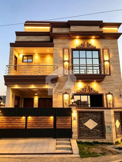 beautiful house top location ETIHAD Town Phase1, Onwr build all work wood