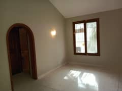 For Commercial Use 1300 Yards Maintained House Available For Rent