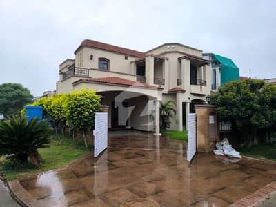 13 MARLA INDEPENDENT CORNER BEAUTIFUL HOUSE FOR RENT IN LAKE CITY