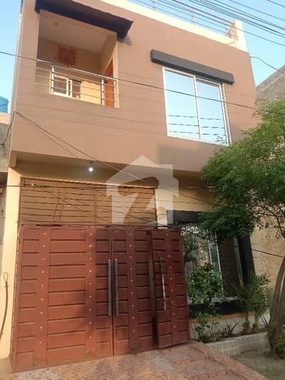 3 Marla full house for sale 40ft rod facing Park