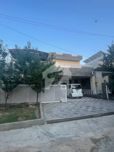 نیول اینکریج اسلام آباد میں 5 کمروں کا 14 مرلہ مکان 4.98 کروڑ میں برائے فروخت۔