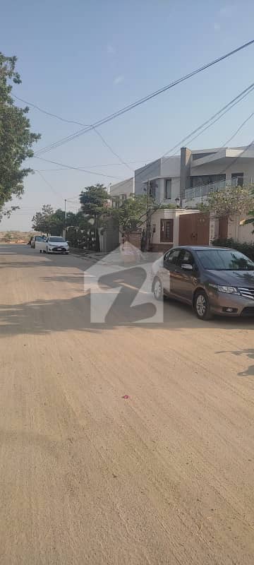 ڈی ایچ اے فیز 8 ڈی ایچ اے ڈیفینس,کراچی میں 1 کنال رہائشی پلاٹ 11.5 کروڑ میں برائے فروخت۔
