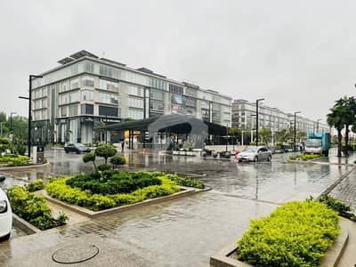 8 MARLA COMMERCIAL BUILDING IS AVAILABLE IN DHA TOP LOCATION FOR COMMERCIAL PURPOSE.