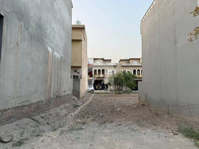 پارک ویو سٹی ۔ ایگزیکٹو بلاک پارک ویو سٹی,لاہور میں 5 مرلہ رہائشی پلاٹ 75.0 لاکھ میں برائے فروخت۔