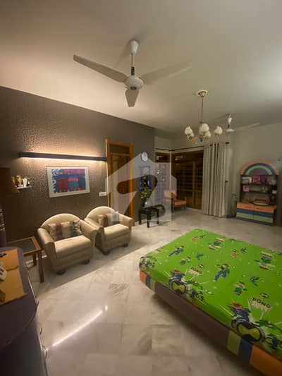 450 YARDS HOUSE AVAILABLE FOR SALE IN CLIFTON BLOCK 2