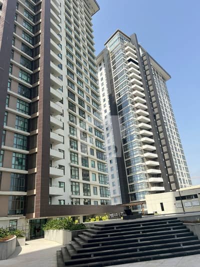 Emaar Pearl Tower 3-Bed Apartment For Sale Middle Floor
