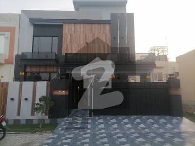 Ready To Sale A Prime Location House 10 Marla In Central Park - Block A Lahore