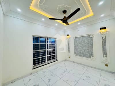Prime Location House Of 5 Marla Is Available For sale In Central Park - Block B, Lahore