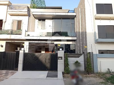 Spacious House Is Available For sale In Ideal Location Of Central Park - Block A1