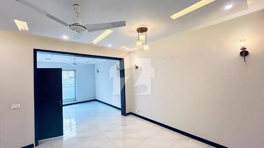 Prime Location Central Park - Block C 10 Marla House Up For Sale