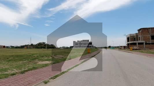Good Location 7 Marla Residential Plot In Bahria Town Phase 8 For sale