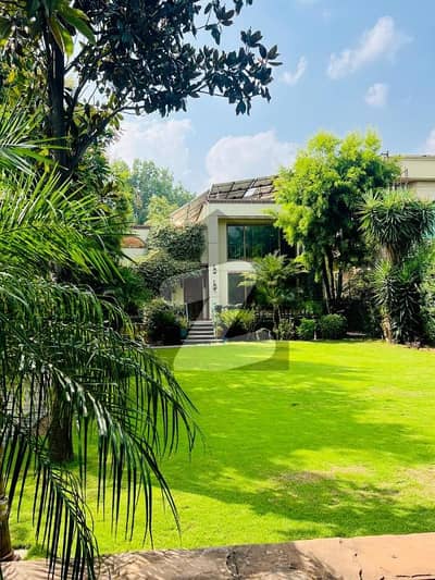 Beautiful Most Wanted Luxury House For Rent In F-8 Islamabad | 6 Bedrooms | Huge Garden | VIP Location A Dream Home
