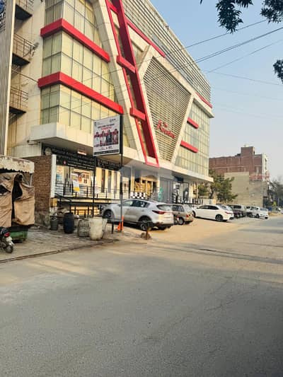 ڈی گراؤنڈ فیصل آباد میں 8 کمروں کا 1 کنال عمارت 8.0 لاکھ میں کرایہ پر دستیاب ہے۔