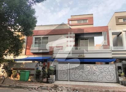 بحریہ ٹاؤن سیکٹر سی بحریہ ٹاؤن,لاہور میں 3 کمروں کا 10 مرلہ بالائی پورشن 70.0 ہزار میں کرایہ پر دستیاب ہے۔