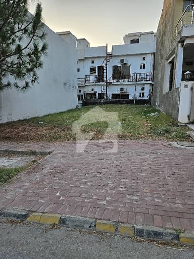 بحریہ انکلیو - سیکٹر بی1 بحریہ انکلیو,بحریہ ٹاؤن,اسلام آباد میں 5 مرلہ رہائشی پلاٹ 1.35 کروڑ میں برائے فروخت۔ بحریہ انکلیو - سیکٹر بی1 بحریہ انکلیو,بحریہ ٹاؤن,اسلام آباد میں 5 مرلہ رہائشی پلاٹ 1.35 کروڑ میں برائے فروخت۔
