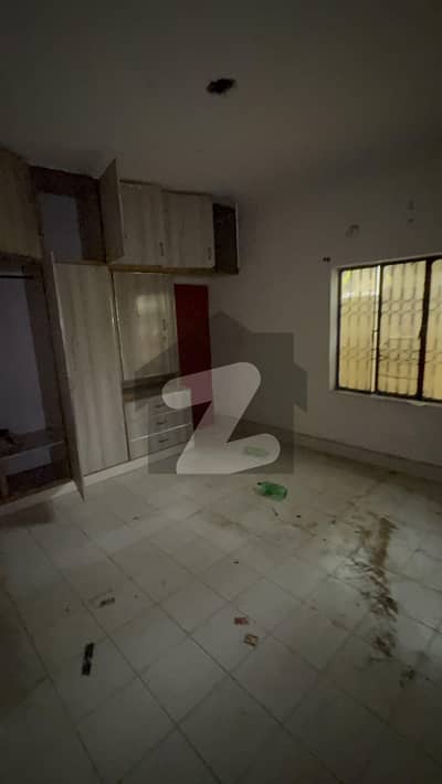 جوہر ٹاؤن فیز 2 جوہر ٹاؤن,لاہور میں 6 کمروں کا 10 مرلہ مکان 1.35 لاکھ میں کرایہ پر دستیاب ہے۔ جوہر ٹاؤن فیز 2 جوہر ٹاؤن,لاہور میں 6 کمروں کا 10 مرلہ مکان 1.35 لاکھ میں کرایہ پر دستیاب ہے۔