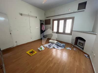 Demolish Able House For Sale In F-7