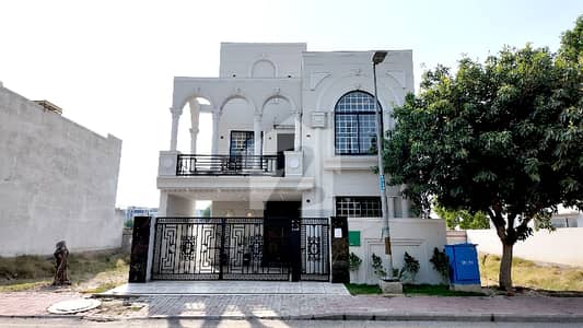 Luxury 8 Marla House Near Main Gate - Phase 3, Bahria Orchard