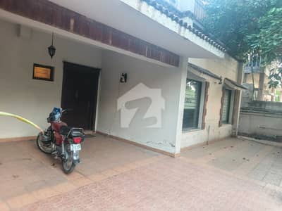 40x80 size House For Sale In Sector I-8/2 Islamanad