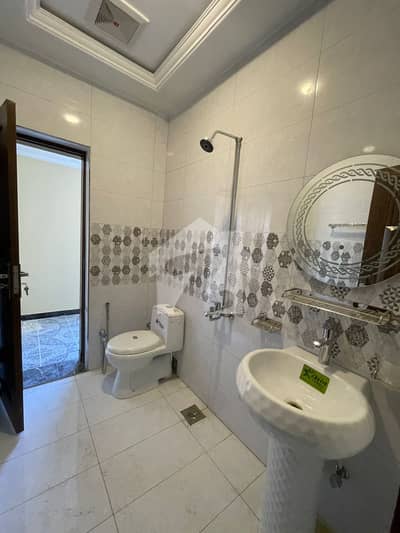 10 Marla House Available for sale