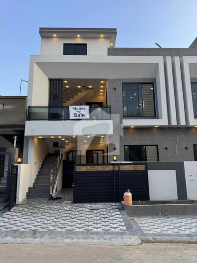 6 Marla Corner House Available for sale 6 Marla Corner House Available for sale