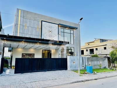 ڈی ایچ اے ڈیفینس فیز 2 ڈی ایچ اے ڈیفینس,اسلام آباد میں 5 کمروں کا 1 کنال مکان 11.4 کروڑ میں برائے فروخت۔