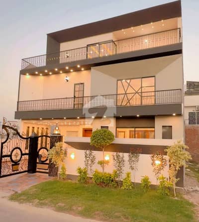 Buch Villas 10 Marla Triple Storey House  Manik Block  Cover Area 4900 Sq. Feet  In Front Of Bloomfields Hall School  Near To Masjid  Near To Market