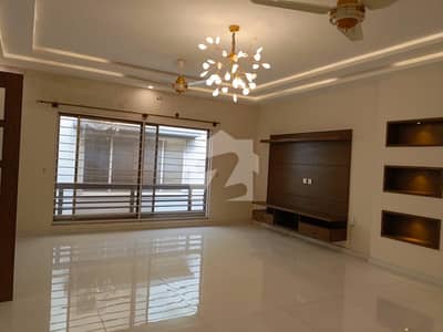 1 Kanal Brand New Luxury Upper Portion For Rent