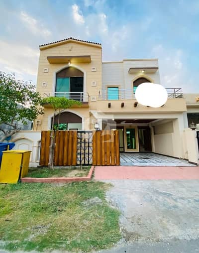 بحریہ ٹاؤن فیز 8 ۔ ابو بکر بلاک بحریہ ٹاؤن فیز 8 ۔ سفاری ویلی,بحریہ ٹاؤن فیز 8,بحریہ ٹاؤن راولپنڈی,راولپنڈی میں 5 کمروں کا 7 مرلہ مکان 2.3 کروڑ میں برائے فروخت۔ بحریہ ٹاؤن فیز 8 ۔ ابو بکر بلاک بحریہ ٹاؤن فیز 8 ۔ سفاری ویلی,بحریہ ٹاؤن فیز 8,بحریہ ٹاؤن راولپنڈی,راولپنڈی میں 5 کمروں کا 7 مرلہ مکان 2.3 کروڑ میں برائے فروخت۔
