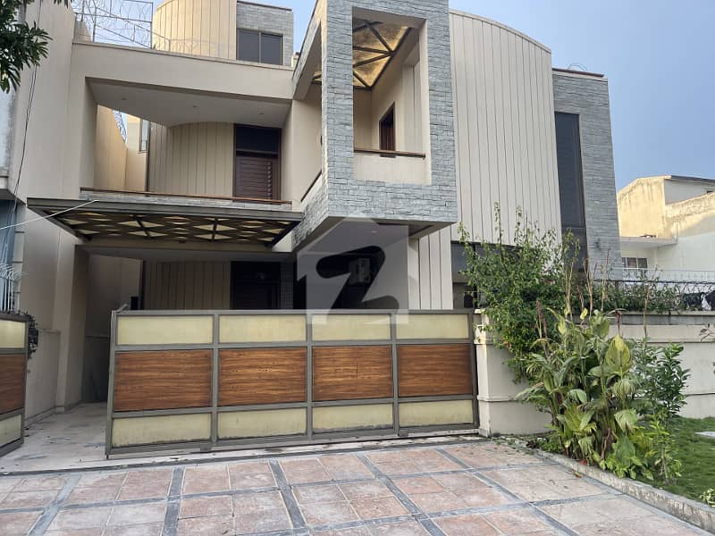 F-6 Modern House 6 Bedroom Furnished 400 Yards For Sale F-6 Modern House 6 Bedroom Furnished 400 Yards For Sale