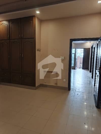 8 Marla Building Available For Commercial Purpose (School Academy Call Centre Etc)