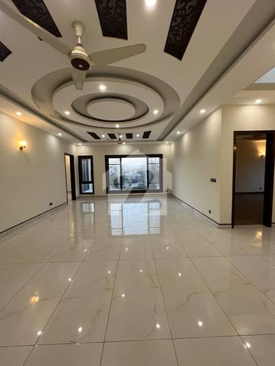 Modern "Like New" 500 Sq. Yard. Upper Portion DHA Phase 8