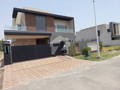 1 KANAL BRAND NEW MODERN HOUSE FOR SALE IN PHASE 7 DHA.