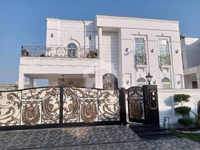 1 KANAL SUPER SOLID BRAND NEW HOUSE FOR SALE IN PHASE-8 DHA