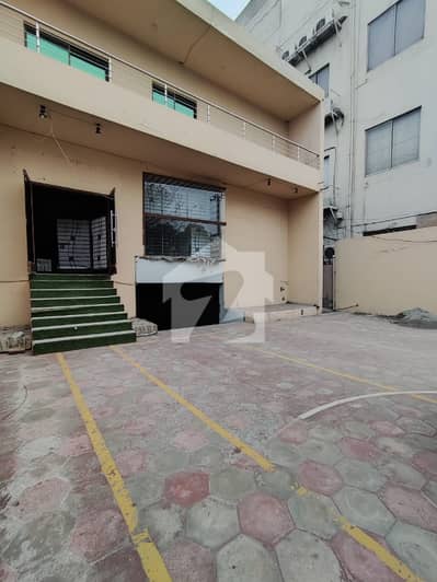 جوہر ٹاؤن لاہور میں 1 کنال عمارت 9.5 لاکھ میں کرایہ پر دستیاب ہے۔
