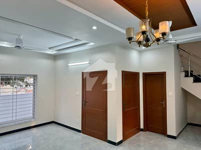 5 Marla Brand New Owner Made House For Sale 5 Marla Brand New Owner Made House For Sale