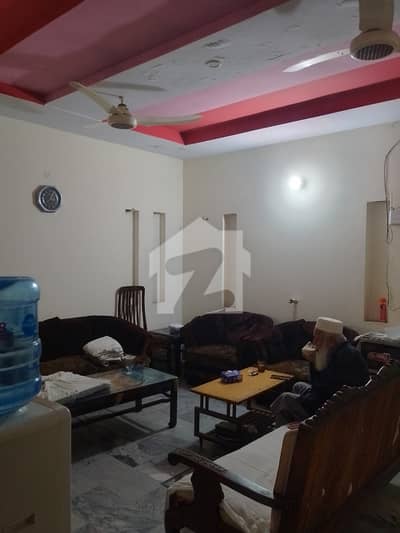 ریاض الجنہ - عمر بلاک ریاض الجنہ,فیصل آباد میں 2 کمروں کا 5 مرلہ زیریں پورشن 40.0 ہزار میں کرایہ پر دستیاب ہے۔