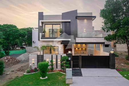 ANW REAL ESTATE PROUDLY OFFERS: 10 MARLA ELEGANT AND FULLY MAINTAINED SUPER HOT LOCATED BUNGALOW IS AVAILABLE IN THE BEST BLOCK OF DHA PHASE 1 LAHORE.
