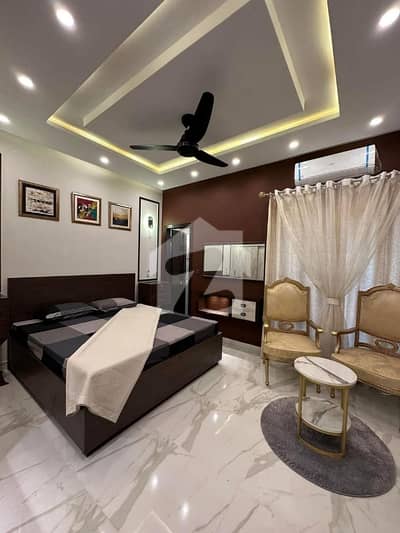 5 MARLA BEAUTIFUL HOUSE AVAILABLE FOR SALE PRIME LOCATION OF BAHRIA TOWN LAHORE