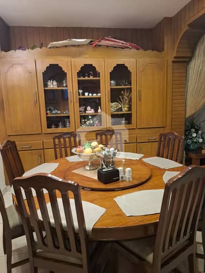 10 MARLA DOUBLE STORY BEAUTIFULL HOUSE AVAILABLE FOR SALE