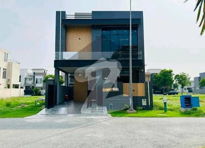 بحریہ ٹاؤن سیکٹرڈی بحریہ ٹاؤن,لاہور میں 3 کمروں کا 5 مرلہ مکان 2.4 کروڑ میں برائے فروخت۔ بحریہ ٹاؤن سیکٹرڈی بحریہ ٹاؤن,لاہور میں 3 کمروں کا 5 مرلہ مکان 2.4 کروڑ میں برائے فروخت۔