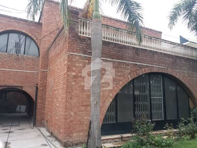12 MALRA OFFICE USE HOUSE FOR RENT GULBERG GARDEN TOWN MOLDEL TOWN SHADMAN LAHORE
