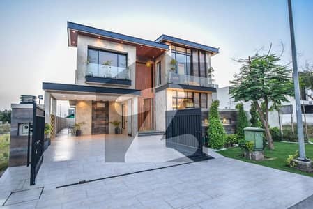 One Kanal Ultra Modern Luxurious Bungalow Near Big Park And Market Top Location For Rent