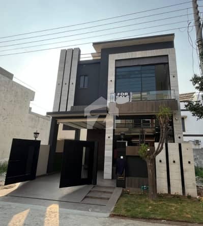 ڈی ایچ اے 11 رہبر لاہور میں 3 کمروں کا 5 مرلہ مکان 2.15 کروڑ میں برائے فروخت۔ ڈی ایچ اے 11 رہبر لاہور میں 3 کمروں کا 5 مرلہ مکان 2.15 کروڑ میں برائے فروخت۔
